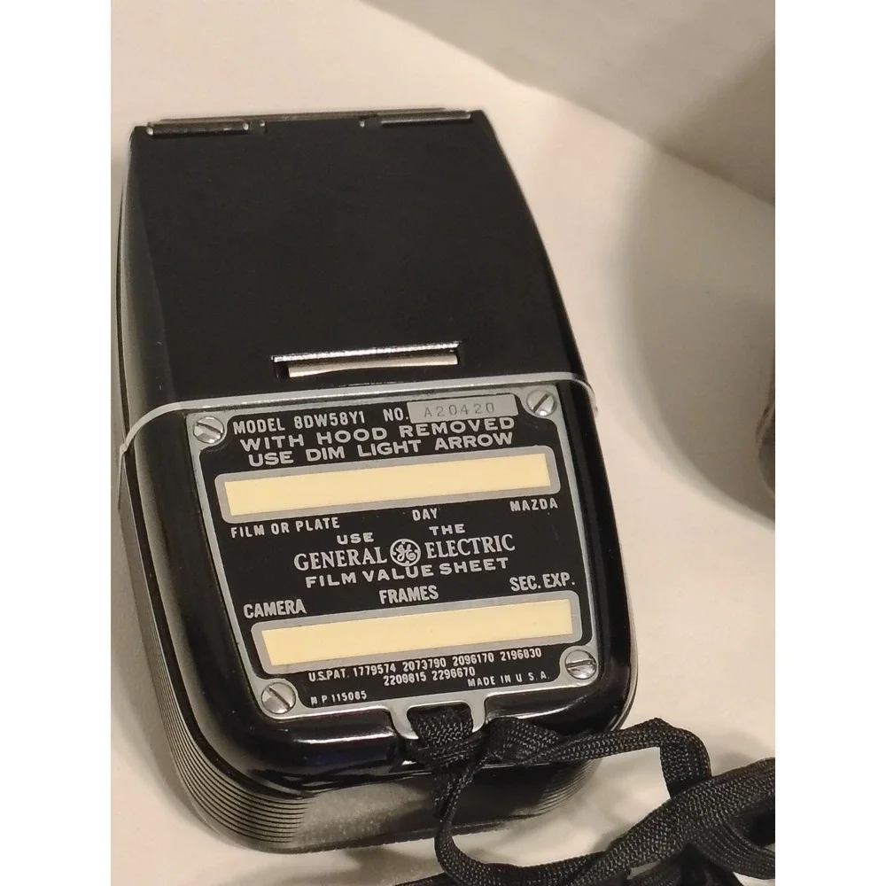 Vtg GE Light Exposure Meter Model 8DW58Y1 General Electric With Leather Case